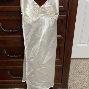 Victoria’s Secret XS white chemise